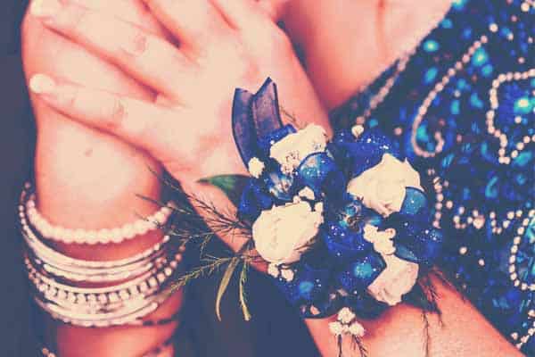 How do I create school prom tickets and event posters? 1 leavers prom tickets girl